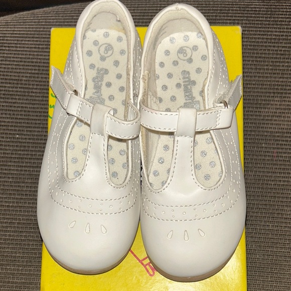 Smartfit Sayde T-Strap Salome White Girls Shoes Size 8 NIB Free Shipping - Picture 1 of 1